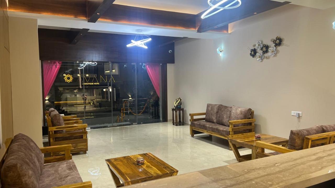 Hotel Ceasta, Beside Us Consulate Hyderabad, Gachibowli Gundipet エクステリア 写真