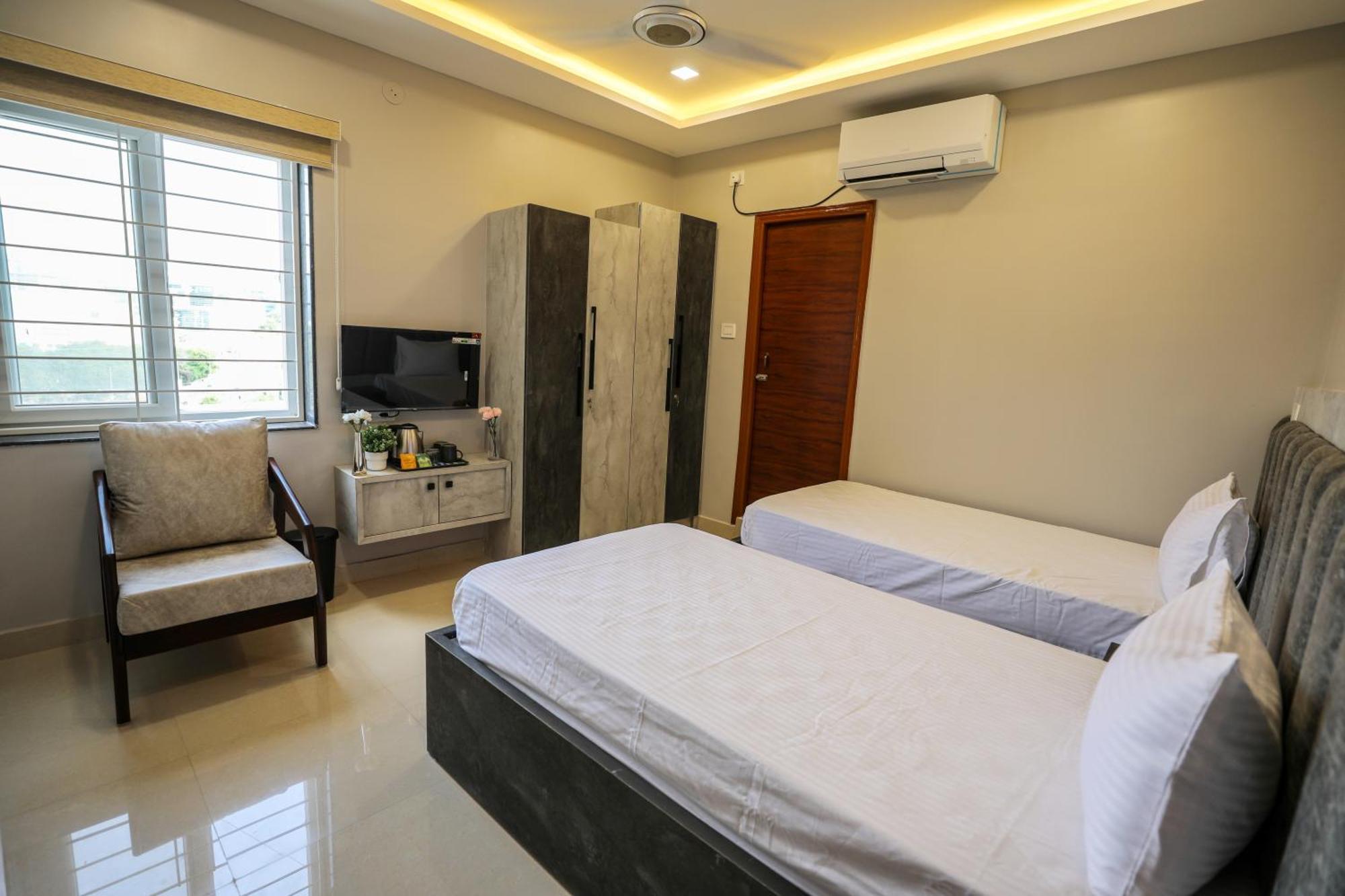 Hotel Ceasta, Beside Us Consulate Hyderabad, Gachibowli Gundipet エクステリア 写真